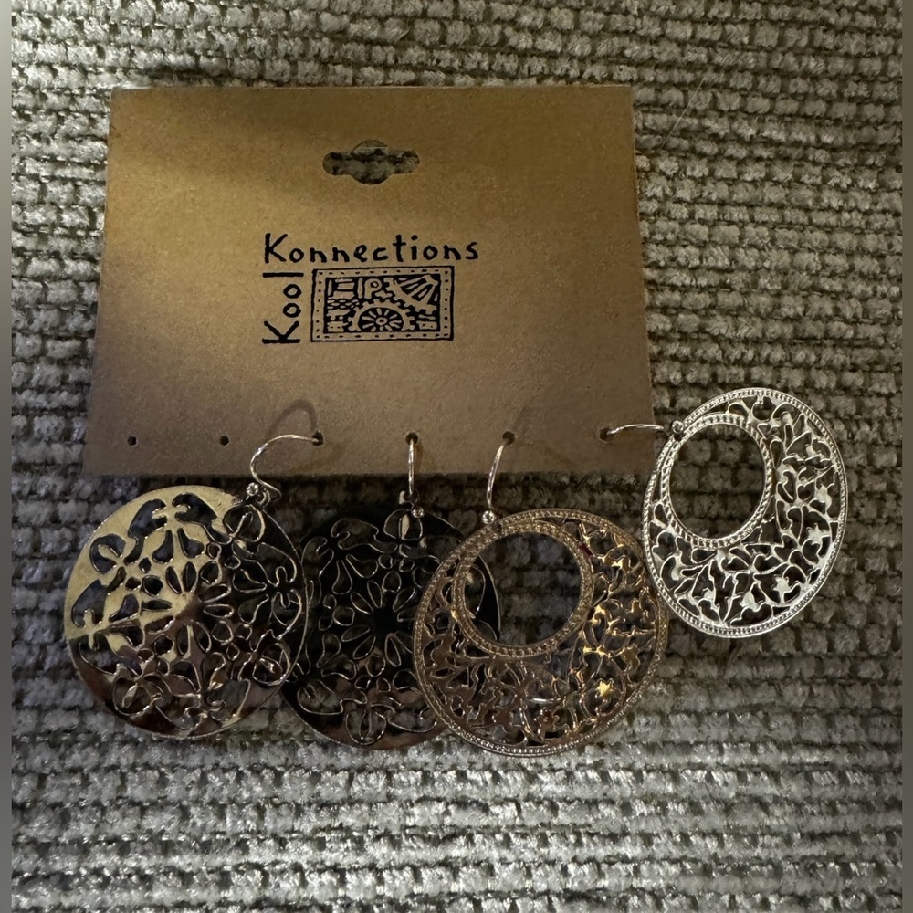 BNWT Kool Konnections Bohemian Ethnic Tibetan Silver Round Drop Carved Earrings
